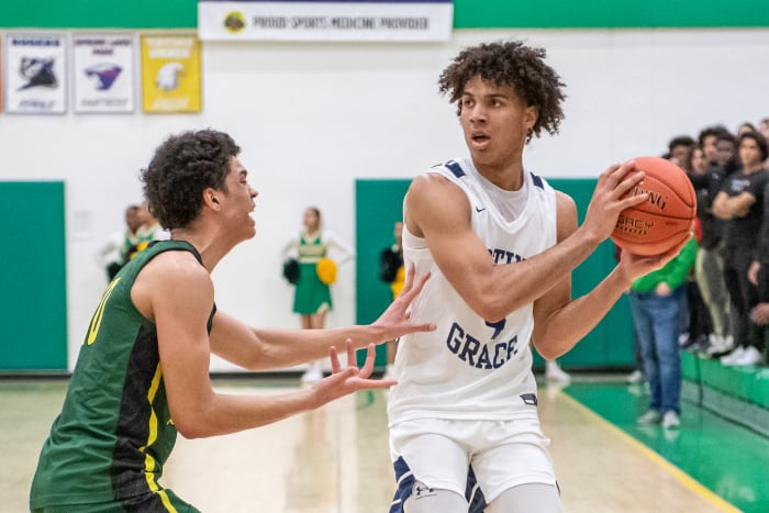 Photo by Earl Ebensteiner